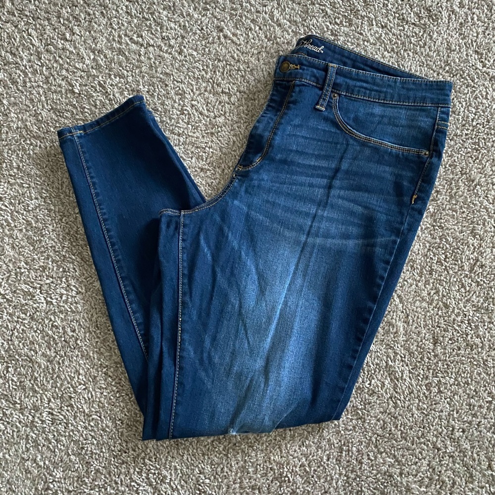 Distressed Universal Thread high rise jeggings